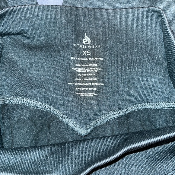 Set - Picture 4 of 4